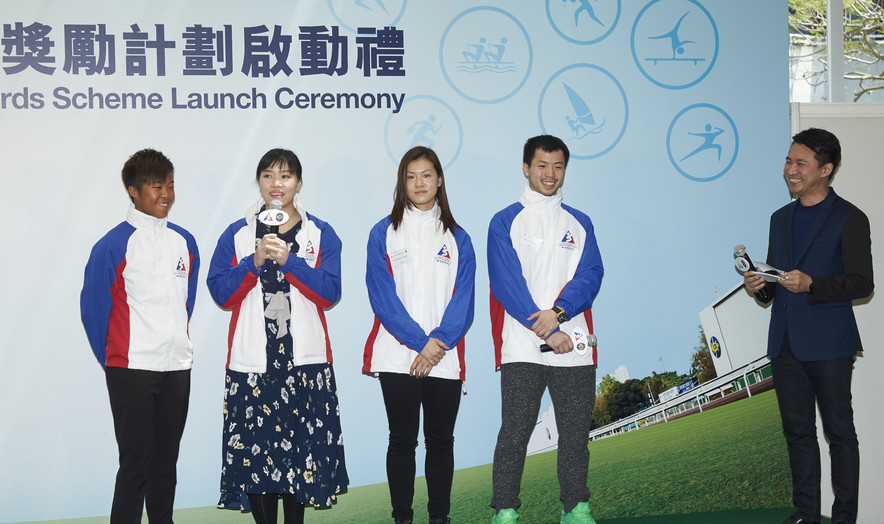 <p>Badminton players Lee Chun-hei (2<sup>nd</sup> right) and Chau Hoi-wah (3<sup>rd</sup> right), windsurfer Lo Sin-lam (1<sup>st</sup> left) and wheelchair fencer Yu Chui-yee (2<sup>nd</sup> left) are encouraged by the Jockey Club Athlete Incentive Awards Scheme.</p>
